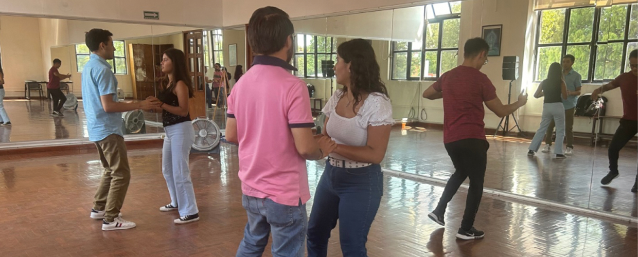 Bachata y salsa básico con Oscar Fernández